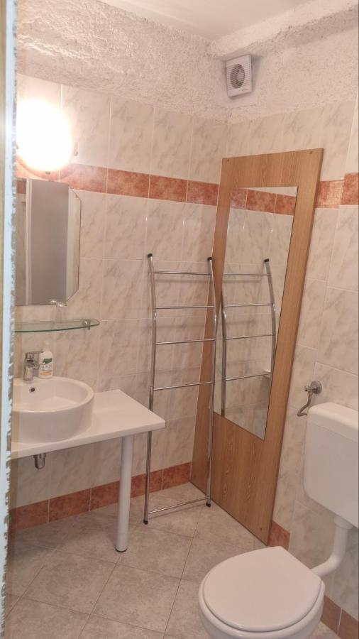 B&B Feral Ровинь Экстерьер фото