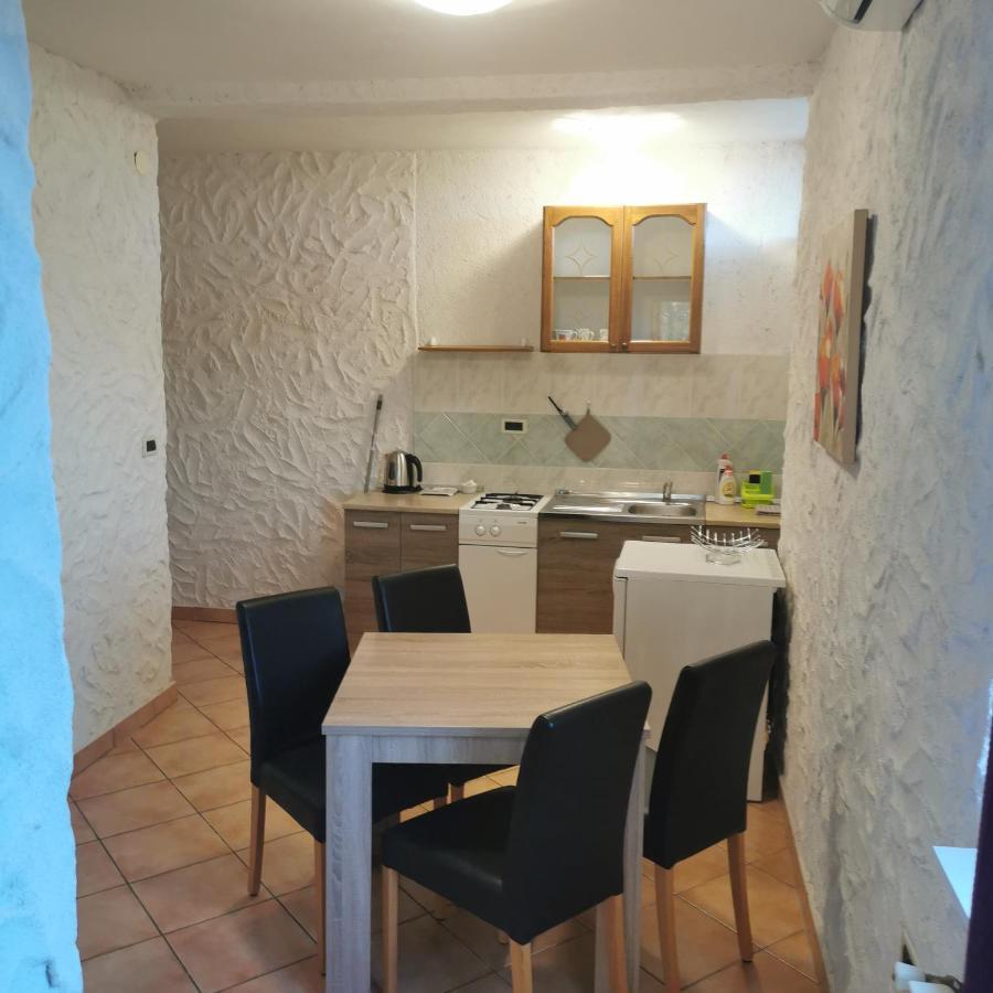 B&B Feral Ровинь Экстерьер фото