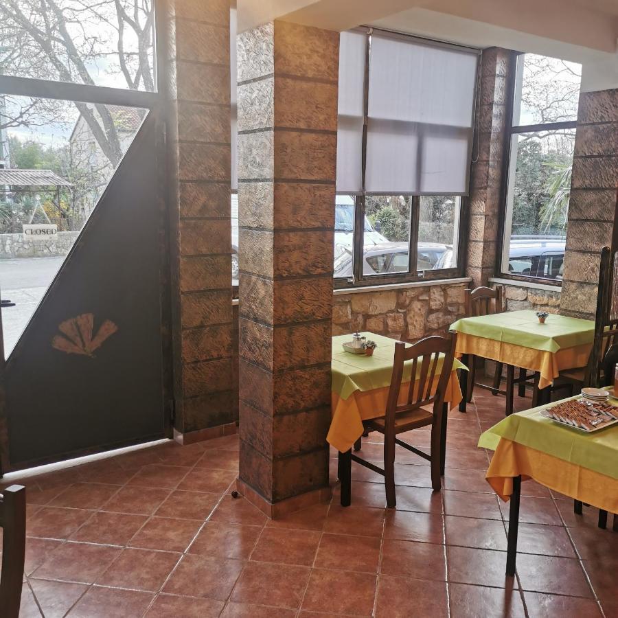 B&B Feral Ровинь Экстерьер фото