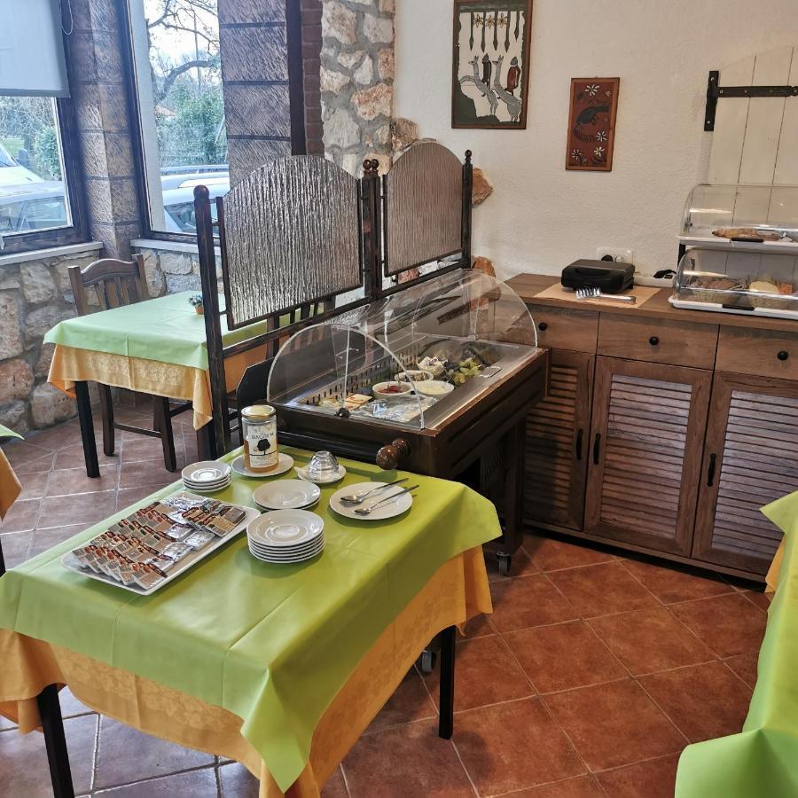 B&B Feral Ровинь Экстерьер фото